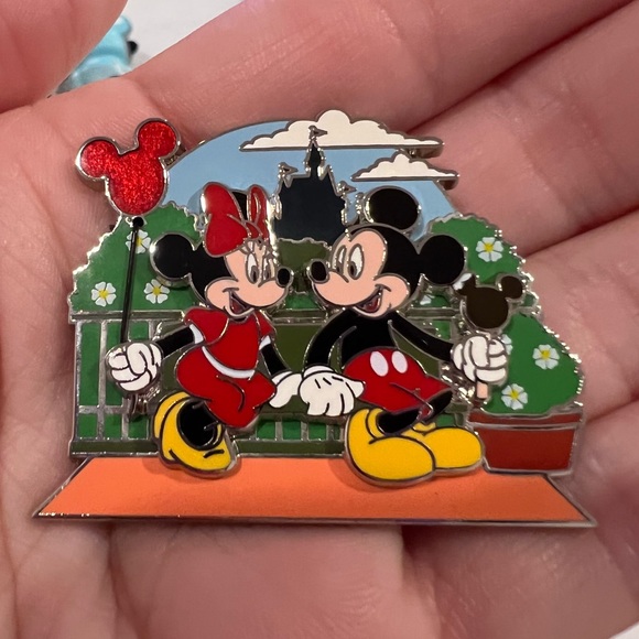 Disney Pin 2013 Limited Edition Online Exclusive Mickey Minnie At Magic Kingdom - Picture 3 of 5